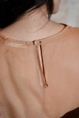 BLUSA YASMIN CARAMELO